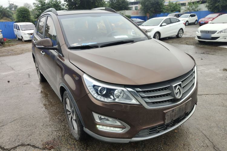 Used Baojun 560 2016 1.5T Manual Luxury Model Exterior 2