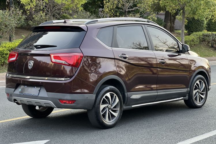 Used Baojun 560 2016 1.8L Manual Luxury Edition Exterior 4