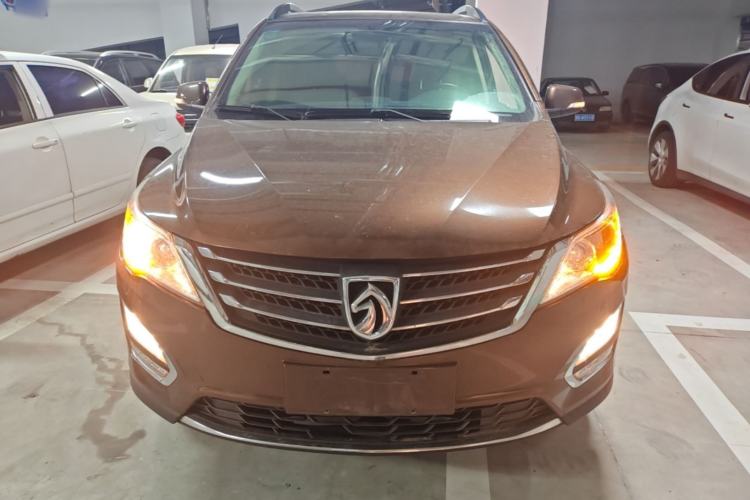 Used Baojun 560 2016 1.8L Manual Luxury Edition Front