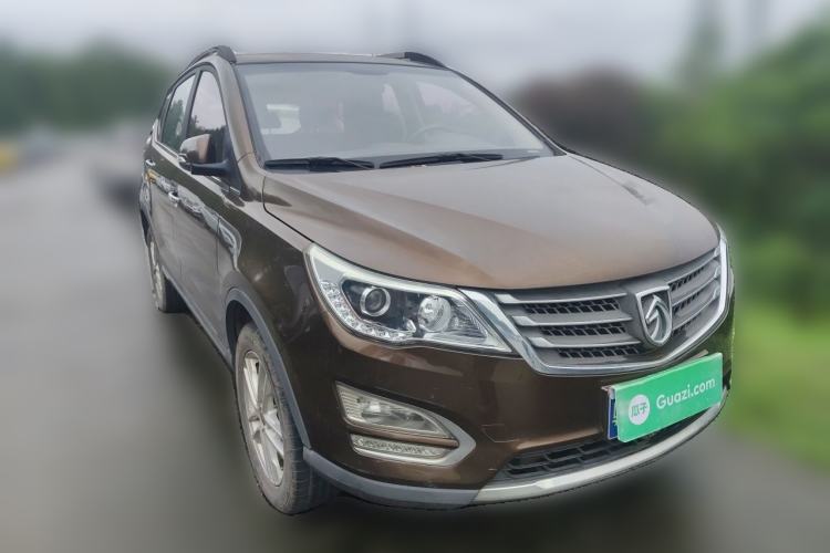Used Baojun 560 2016 1.8L iAMT Elite Edition Front Right 45 Deg