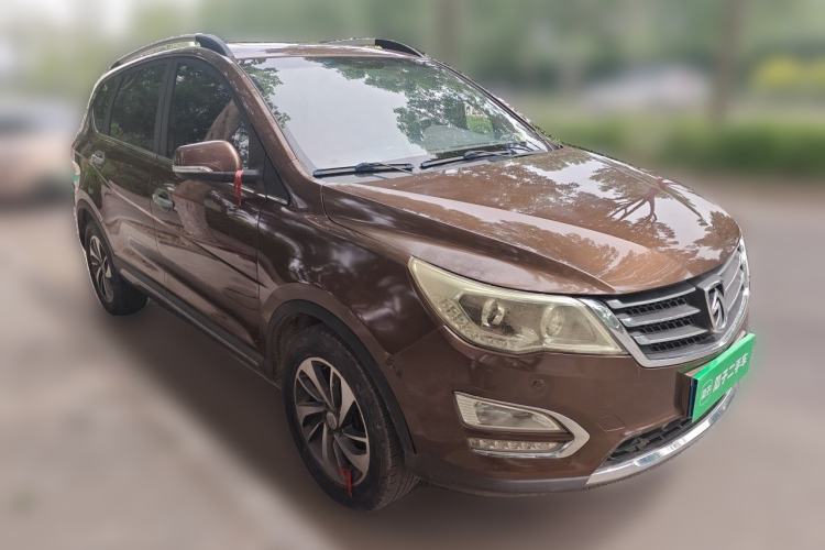 Used Baojun 560 2016 1.8L iAMT Luxury Model Front Right 45 Deg