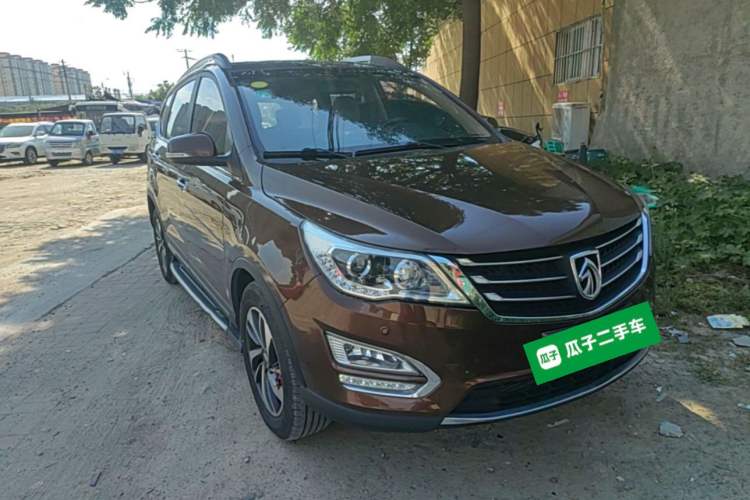 Used Baojun 560 2016 1.5T Manual Luxury Model Front Right 45 Deg