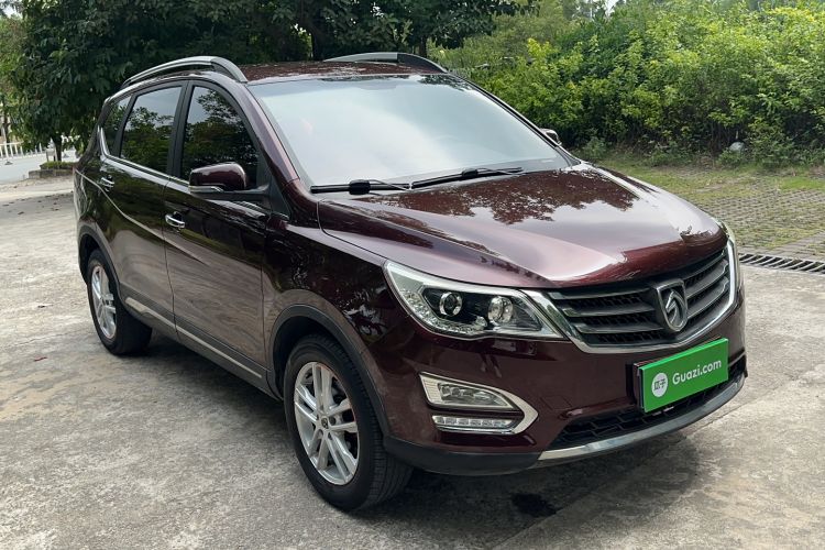 Used Baojun 560 2016 1.8L iAMT Elite Edition Front Right 45 Deg