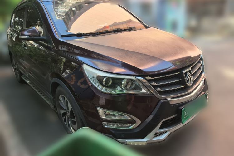 Used Baojun 560 2016 1.5T Manual Luxury Model Front Right 45 Deg