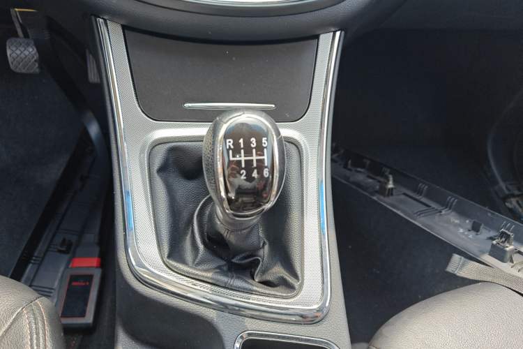 Used Baojun 560 2016 1.8L Manual Elite Edition Gear Lever