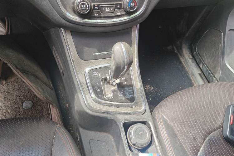 Used Baojun 560 2016 1.8L iAMT Luxury Model Gear Lever
