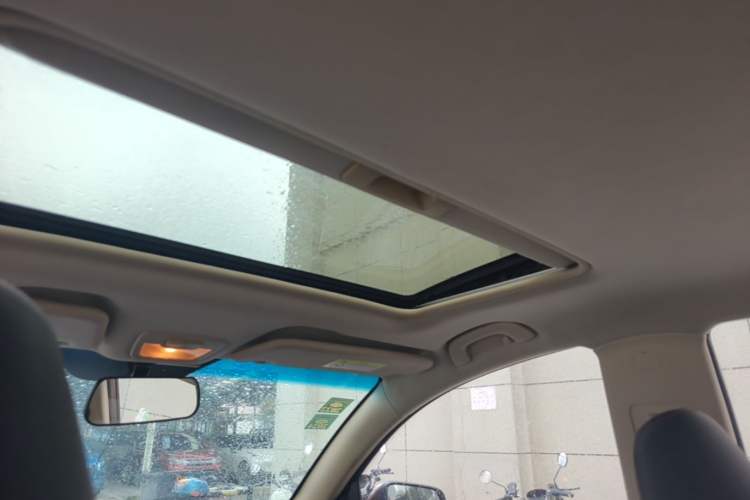 Used Baojun 560 2016 1.8L iAMT Luxury Model Headliner