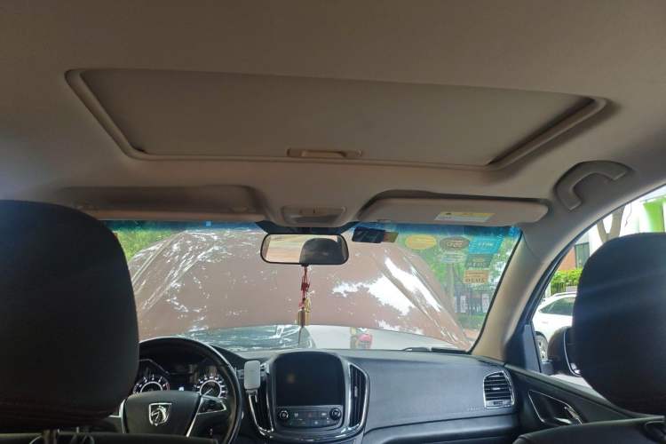 Used Baojun 560 2016 1.8L iAMT Luxury Model Headliner