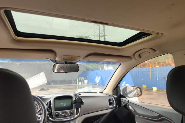 Used Baojun 560 2016 1.5T Manual Luxury Model Headliner