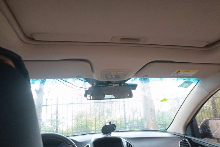 Used Baojun 560 2016 1.8L iAMT Luxury Model Headliner