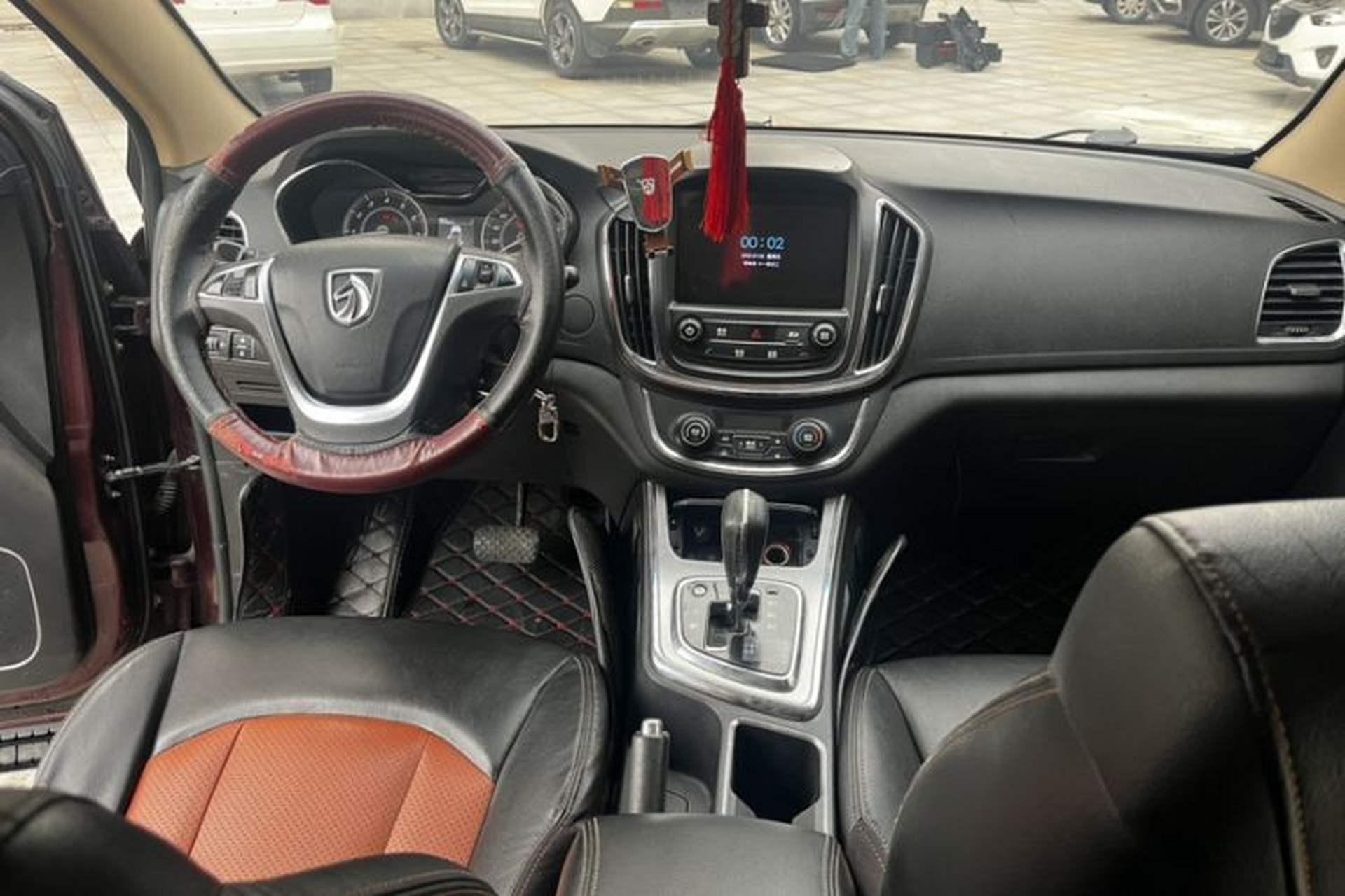 Used Baojun 560 2016 1.8L iAMT Elite Edition Interior 1
