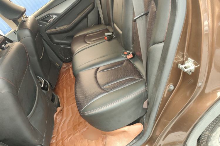 Used Baojun 560 2016 1.5T Manual Luxury Model Interior 4
