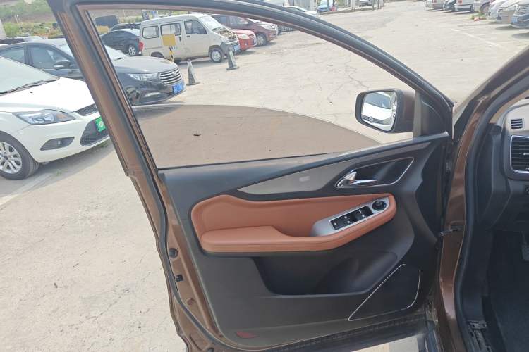 Used Baojun 560 2016 1.8L Manual Elite Edition Left Front Door Interior