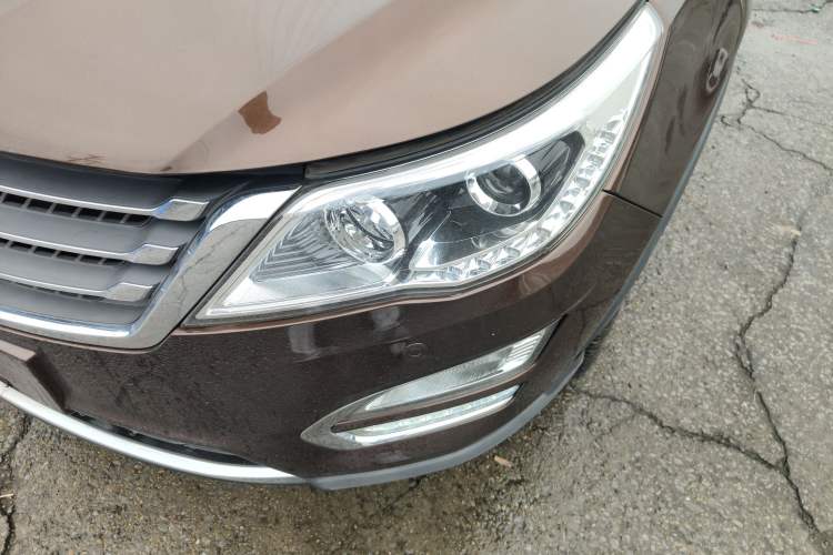 Used Baojun 560 2016 1.5T Manual Luxury Model Left Front Headlight
