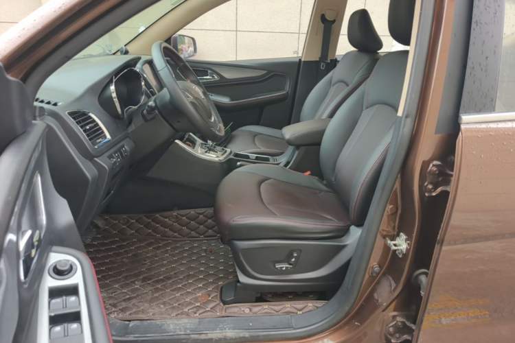 Used Baojun 560 2016 1.8L iAMT Luxury Model Left Front Seat
