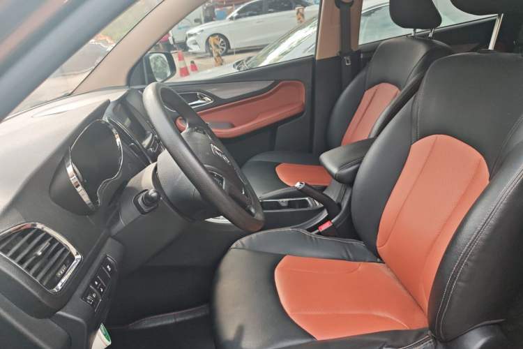 Used Baojun 560 2016 1.8L iAMT Elite Edition Left Front Seat