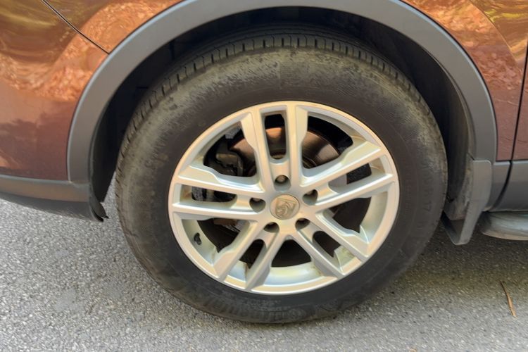 Used Baojun 560 2016 1.8L Manual Elite Edition Left Front Wheel Hub