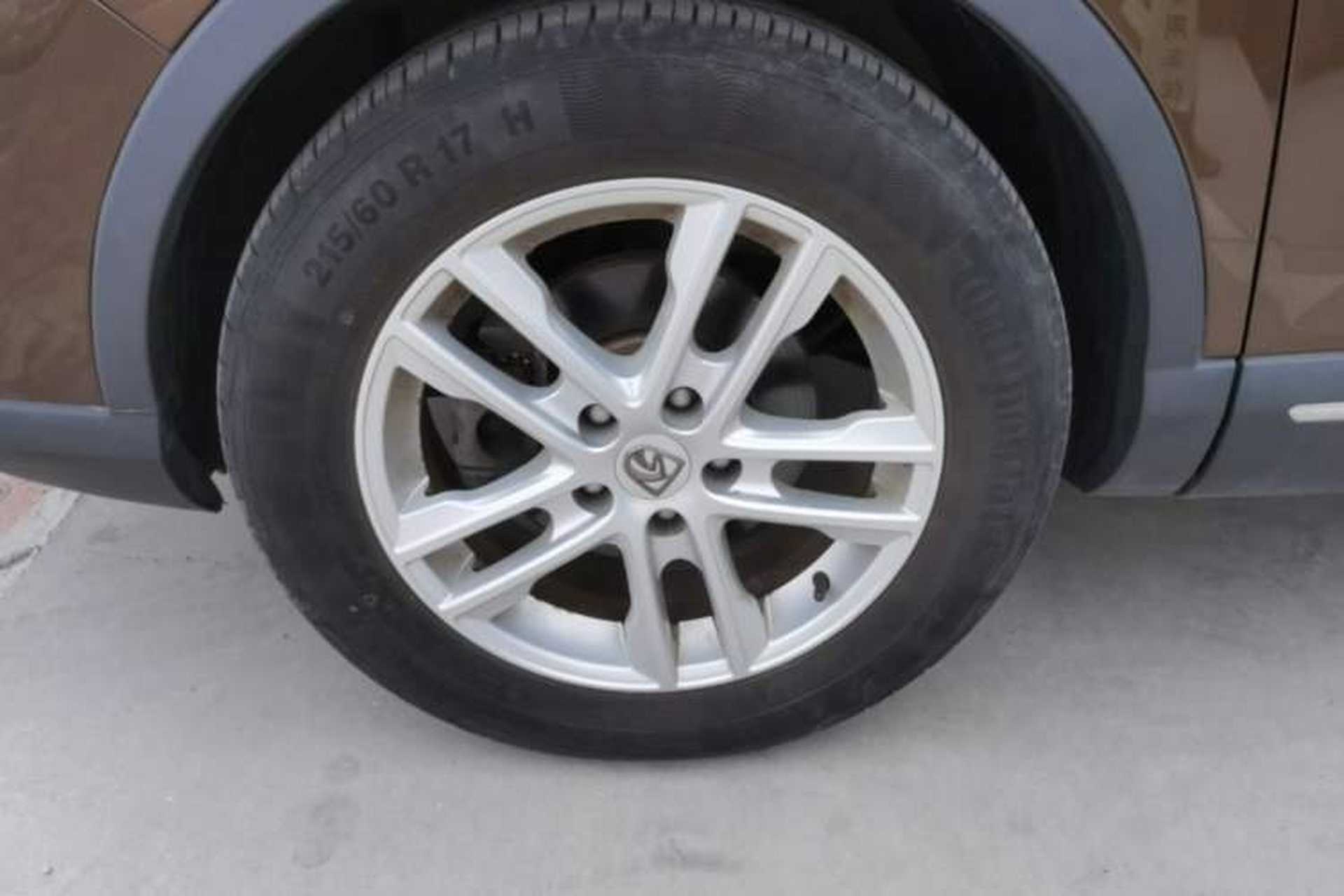 Used Baojun 560 2016 1.8L iAMT Elite Edition Left Front Wheel Hub