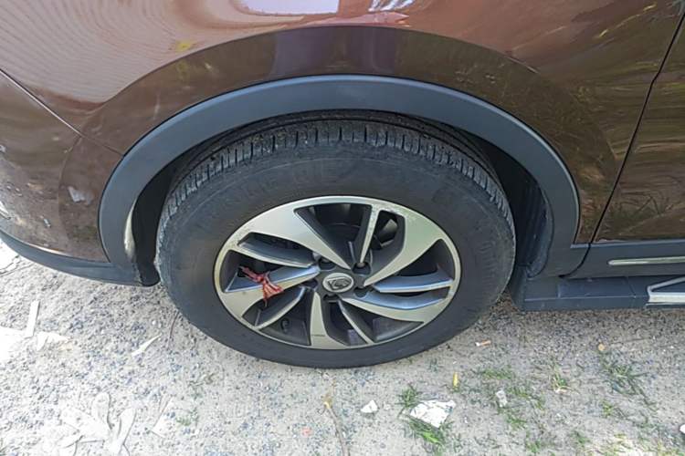 Used Baojun 560 2016 1.5T Manual Luxury Model Left Front Wheel Hub
