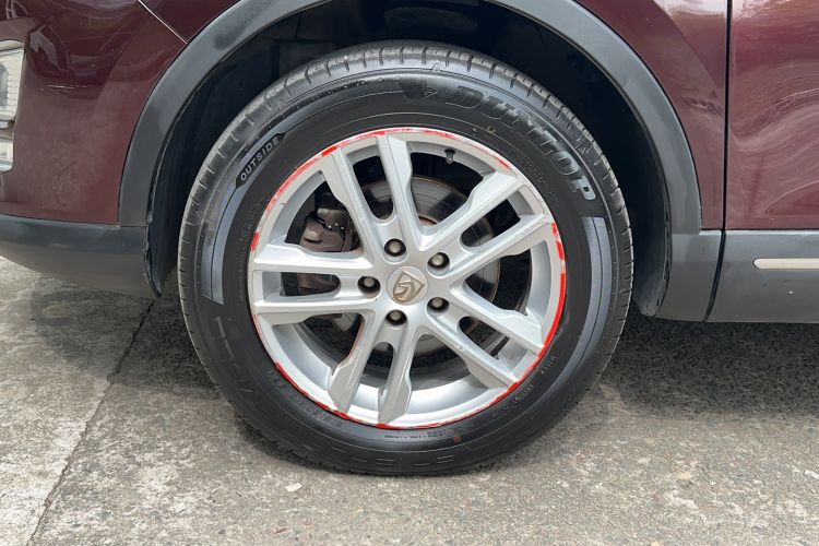 Used Baojun 560 2016 1.8L iAMT Elite Edition Left Front Wheel Hub