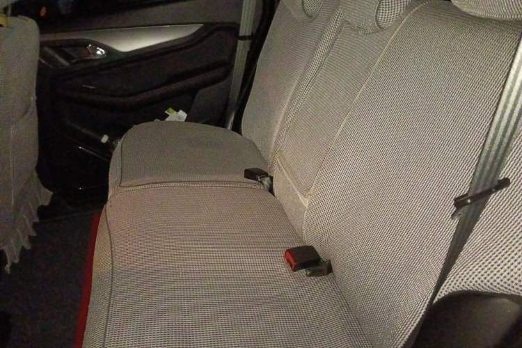 Used Baojun 560 2016 1.5T Manual Luxury Model Left Rear Seat