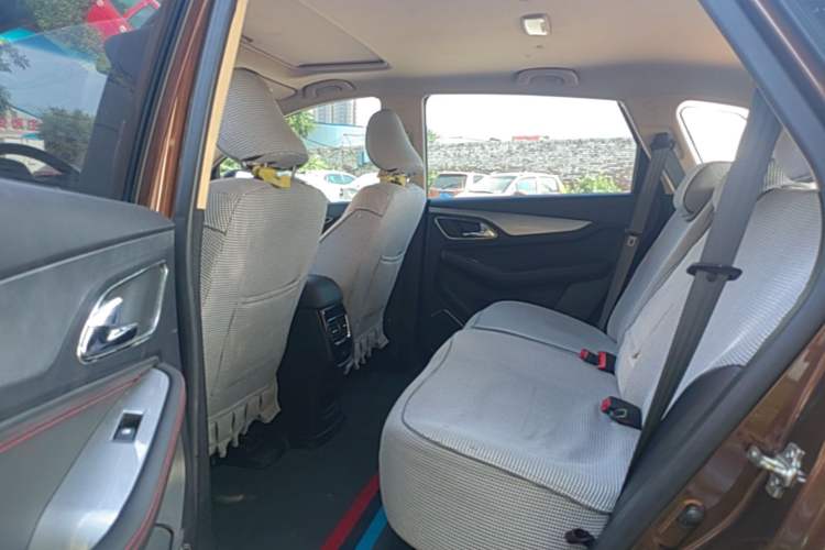 Used Baojun 560 2016 1.5T Manual Luxury Model Left Rear Seat