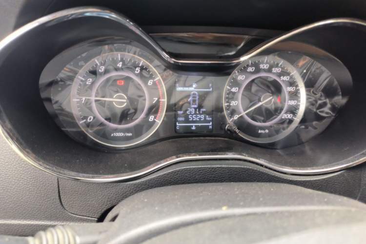 Used Baojun 560 2016 1.8L Manual Value Edition Odometer Close Up