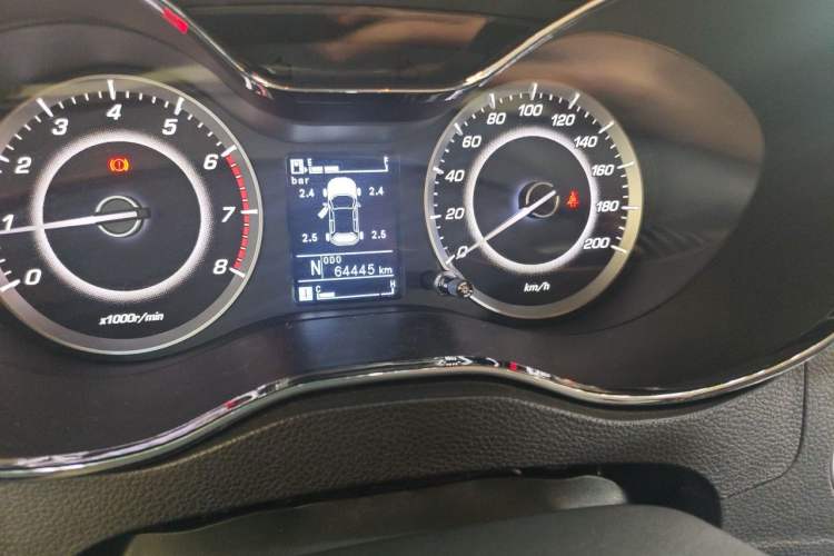 Used Baojun 560 2016 1.8L iAMT Luxury Model Odometer Close Up