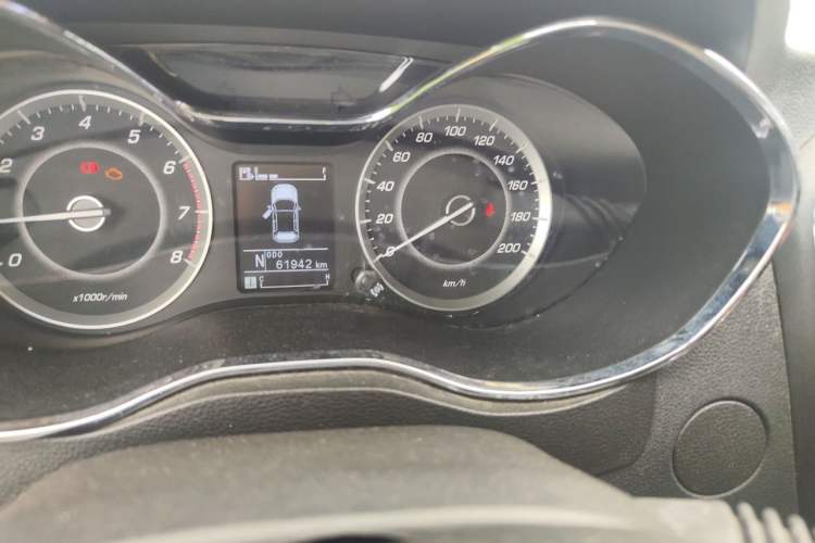 Used Baojun 560 2016 1.8L iAMT Elite Edition Odometer Close Up