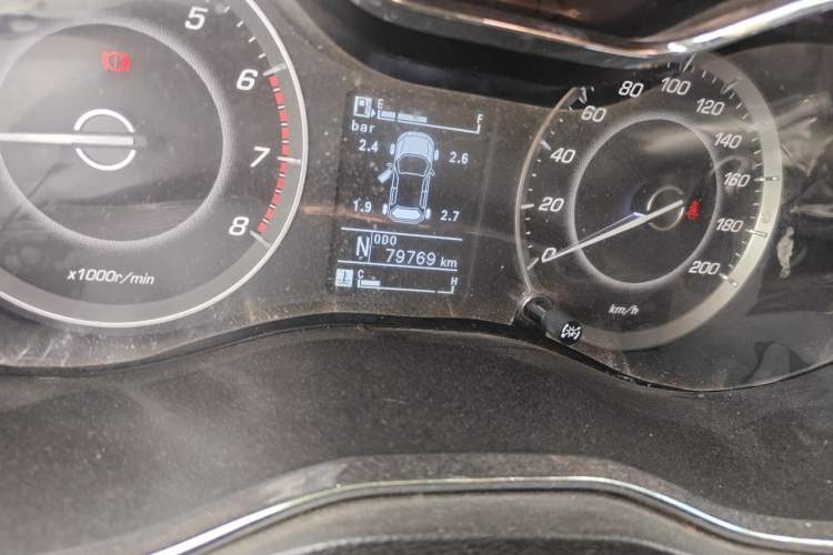 Used Baojun 560 2016 1.8L iAMT Luxury Model Odometer Close Up