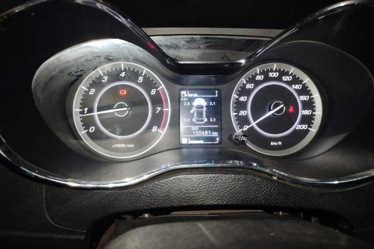 Used Baojun 560 2016 1.8L Manual Luxury Edition Odometer Close Up