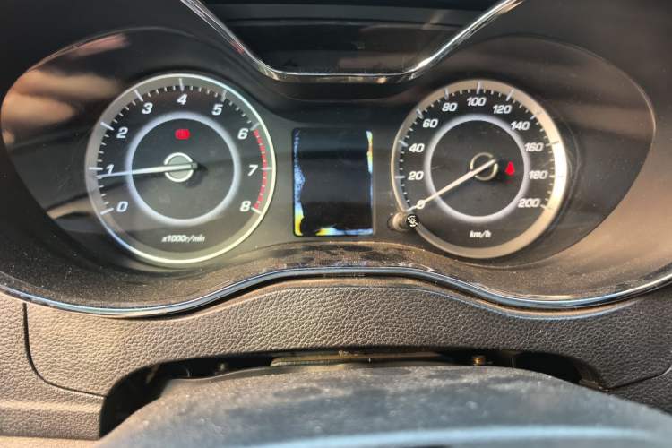 Used Baojun 560 2016 1.5T Manual Luxury Model Odometer Close Up
