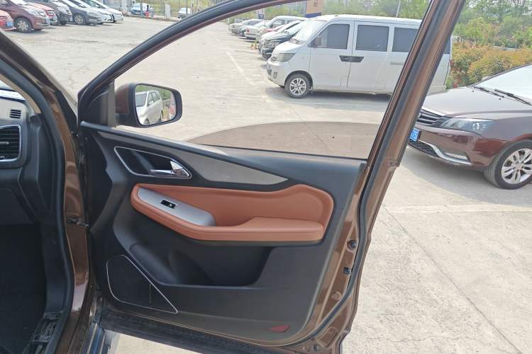 Used Baojun 560 2016 1.8L Manual Elite Edition Right Front Door Interior