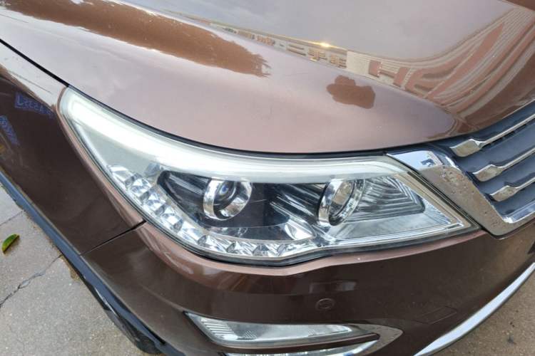 Used Baojun 560 2016 1.8L Manual Luxury Edition Right Front Headlight