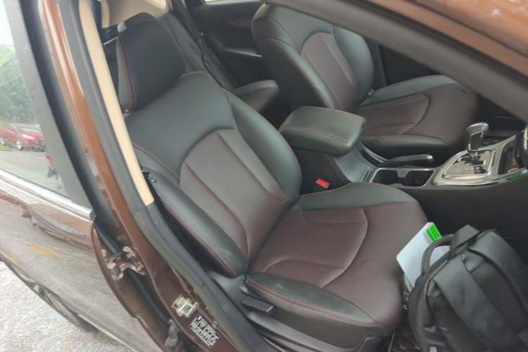 Used Baojun 560 2016 1.8L iAMT Luxury Model Right Front Seat
