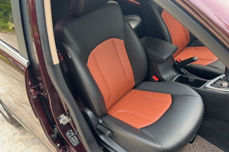 Used Baojun 560 2016 1.8L iAMT Elite Edition Right Front Seat