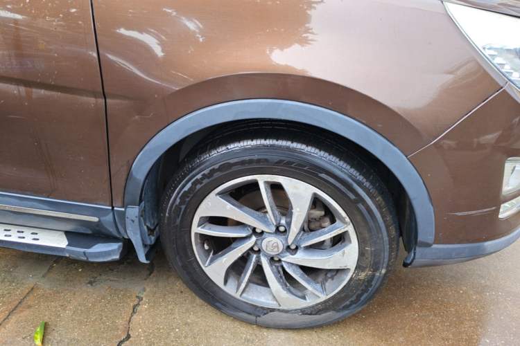Used Baojun 560 2016 1.8L Manual Luxury Edition Right Front Wheel Hub