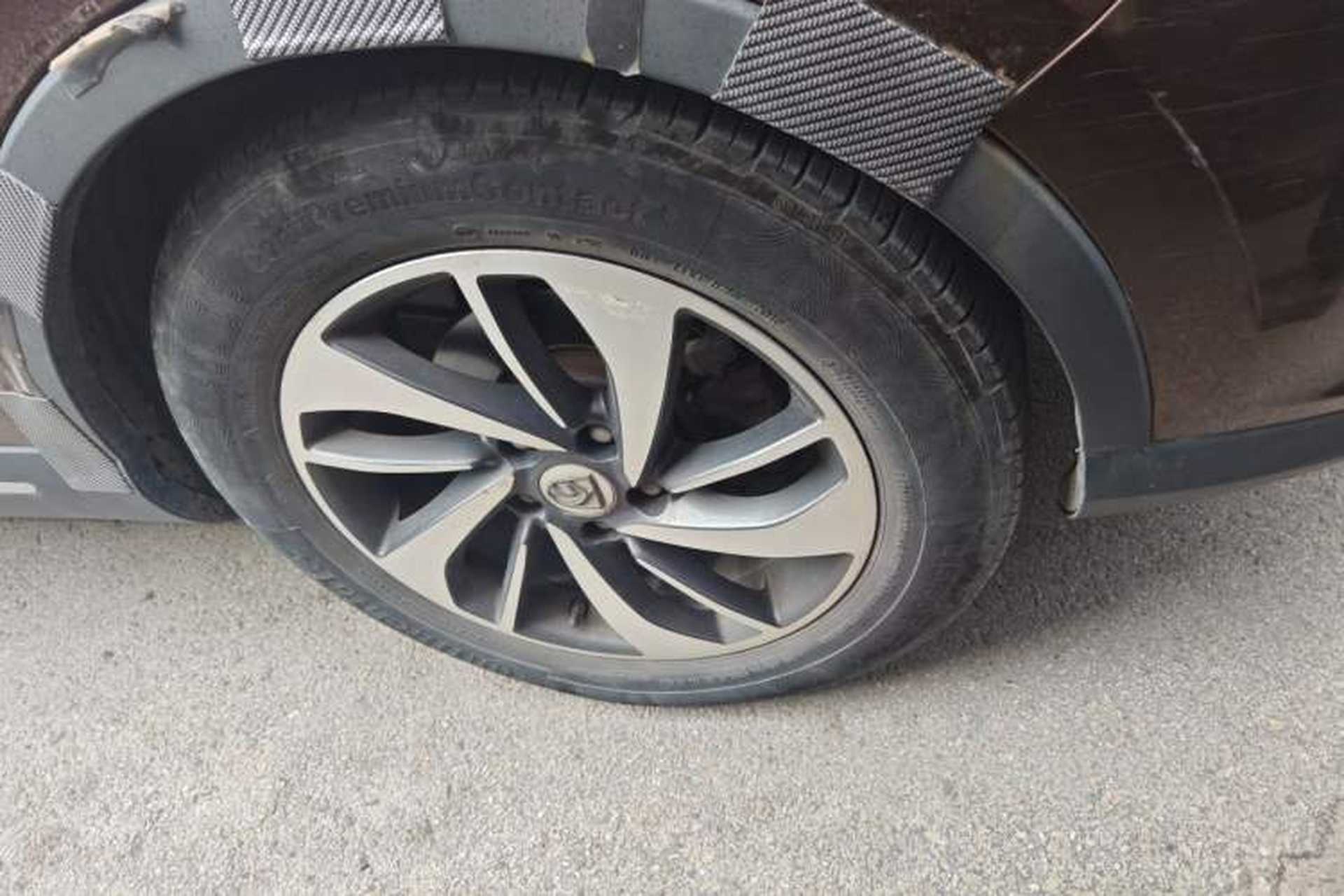 Used Baojun 560 2016 1.5T Manual Luxury Model Right Front Wheel Hub