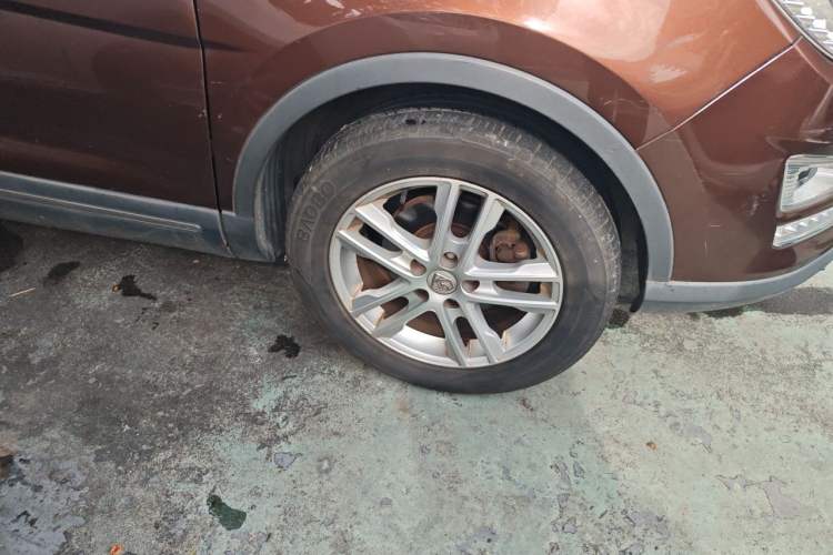 Used Baojun 560 2016 1.8L iAMT Elite Edition Right Front Wheel Hub
