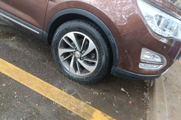 Used Baojun 560 2016 1.8L iAMT Luxury Model Right Front Wheel Hub
