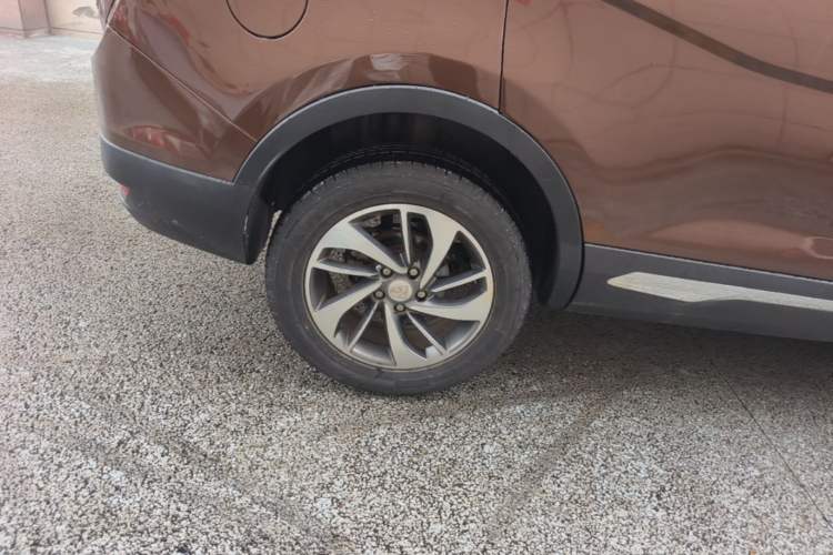 Used Baojun 560 2016 1.8L iAMT Luxury Model Right Rear Wheel Hub
