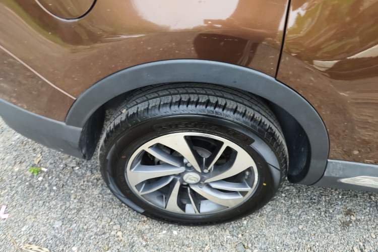 Used Baojun 560 2016 1.8L Manual Luxury Edition Right Rear Wheel Hub