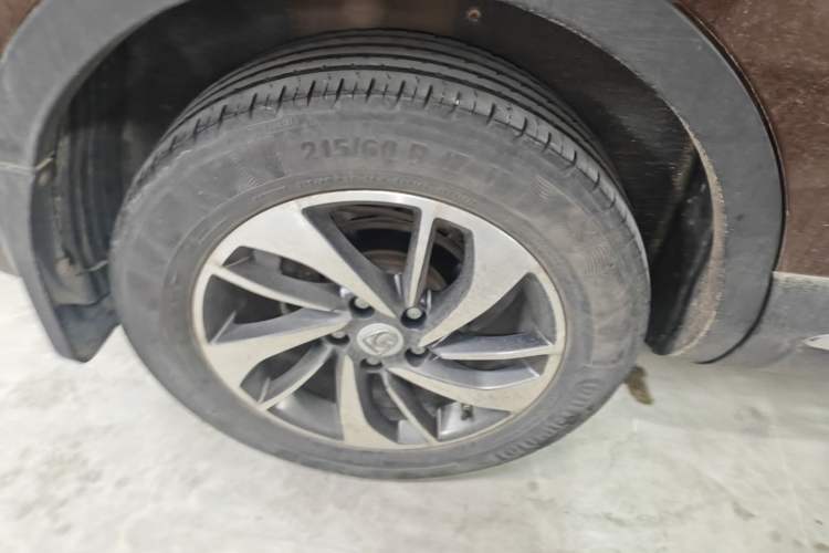 Used Baojun 560 2016 1.8L Manual Luxury Edition Right Rear Wheel Hub
