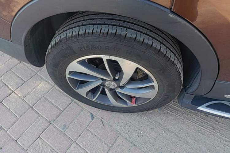 Used Baojun 560 2016 1.5T Manual Luxury Model Right Rear Wheel Hub
