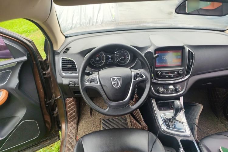 Used Baojun 560 2016 1.8L iAMT Elite Edition Steering Wheel