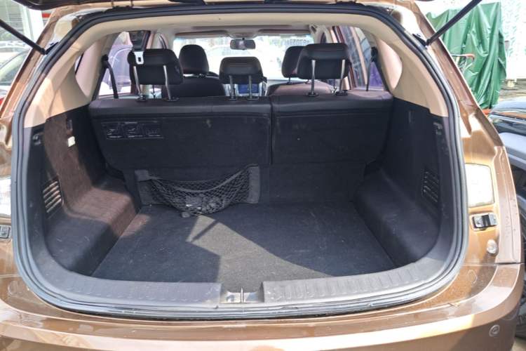 Used Baojun 560 2016 1.8L Manual Luxury Edition Trunk