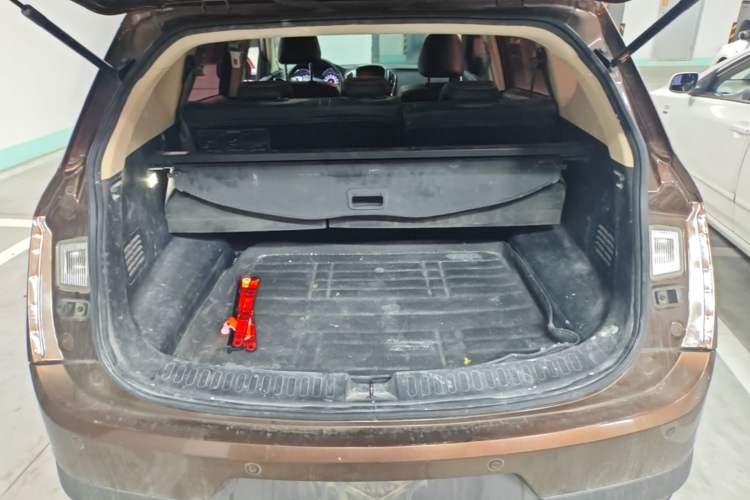 Used Baojun 560 2016 1.8L Manual Luxury Edition Trunk
