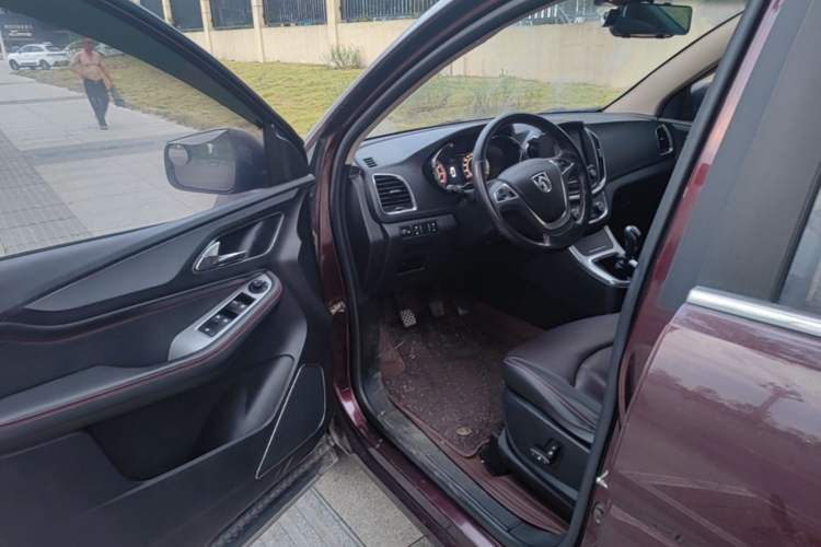 Used Baojun 560 2016 1.8L Manual Luxury Edition Driver Seat