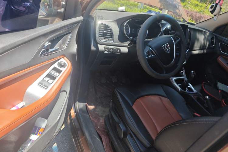 Used Baojun 560 2016 1.5T Manual Elite Edition Driver Seat