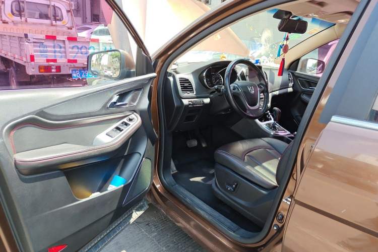 Used Baojun 560 2016 1.8L iAMT Luxury Model Driver Seat